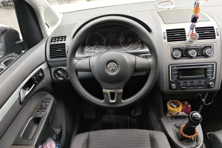Used Volkswagen Touran 2013 1.4T Manual Fashion Edition 5 Seats Steering Wheel