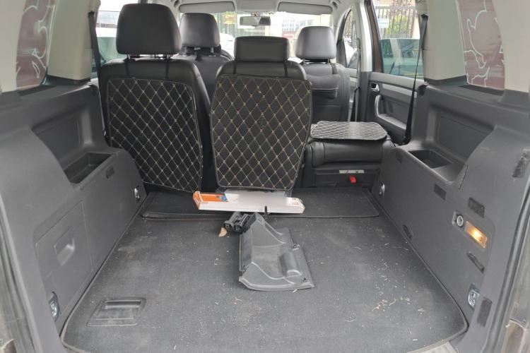 Used Volkswagen Touran 2013 1.4T DSG Crystal Edition 5-Seater Trunk