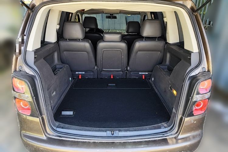 Used Volkswagen Touran 2013 1.4T DSG Comfort Edition 5-Seater Trunk