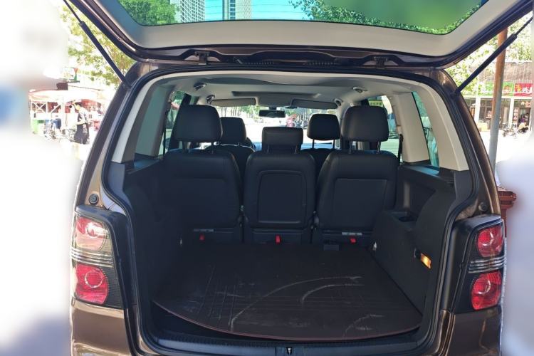 Used Volkswagen Touran 2013 1.4T DSG Crystal Edition 5-Seater Trunk