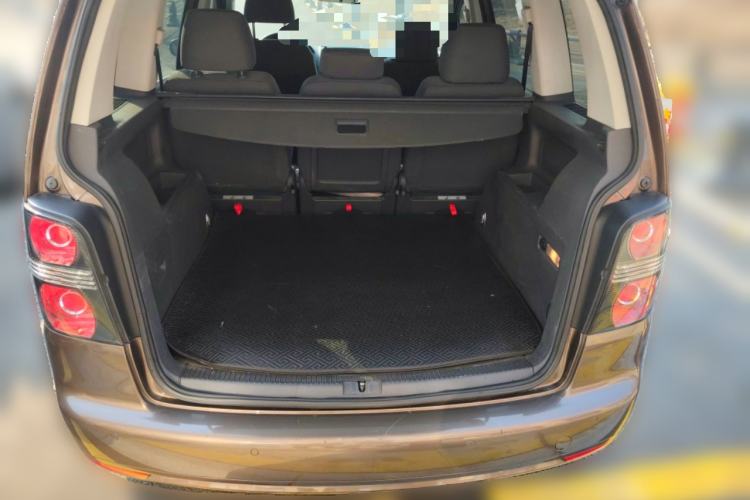 Used Volkswagen Touran 2013 1.4T Manual Fashion Edition 5 Seats Trunk