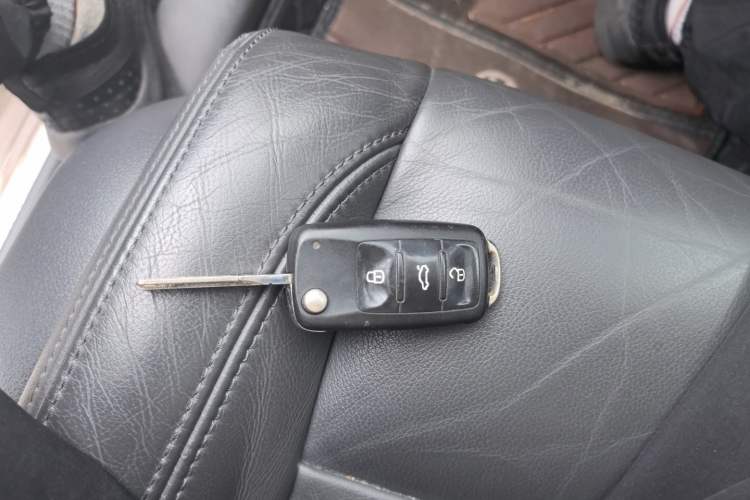Used Volkswagen Touran 2013 1.4T DSG Comfort Edition 5-Seater Vehicle Key