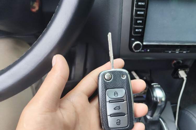 Used Volkswagen Touran 2013 1.4T DSG Smart Edition 7-Seater Vehicle Key