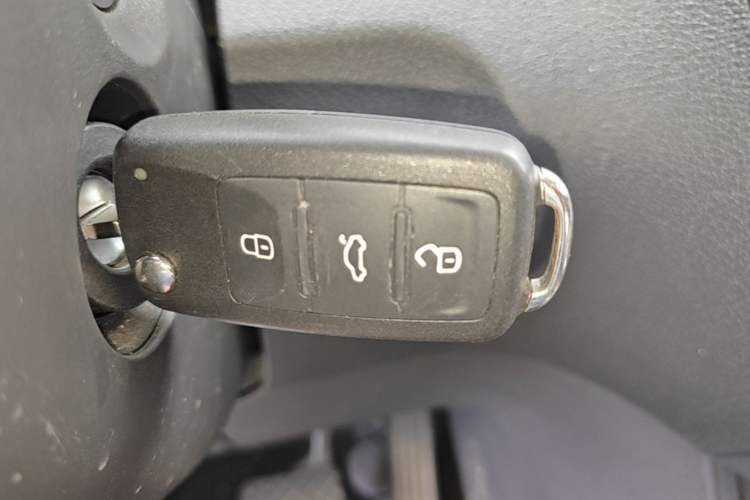 Used Volkswagen Touran 2013 1.4T DSG Comfort Edition 5-Seater Vehicle Key