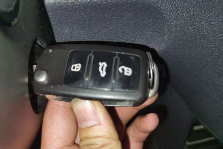 Used Volkswagen Touran 2013 1.4T DSG Comfort Edition 5-Seater Vehicle Key