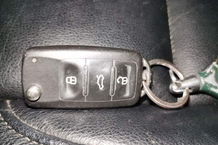 Used Volkswagen Touran 2013 1.4T Manual Fashion Edition 5 Seats Vehicle Key
