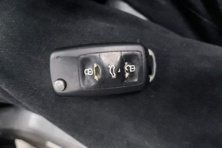 Used Volkswagen Touran 2013 1.4T Manual Comfort Edition 5-Seater Vehicle Key