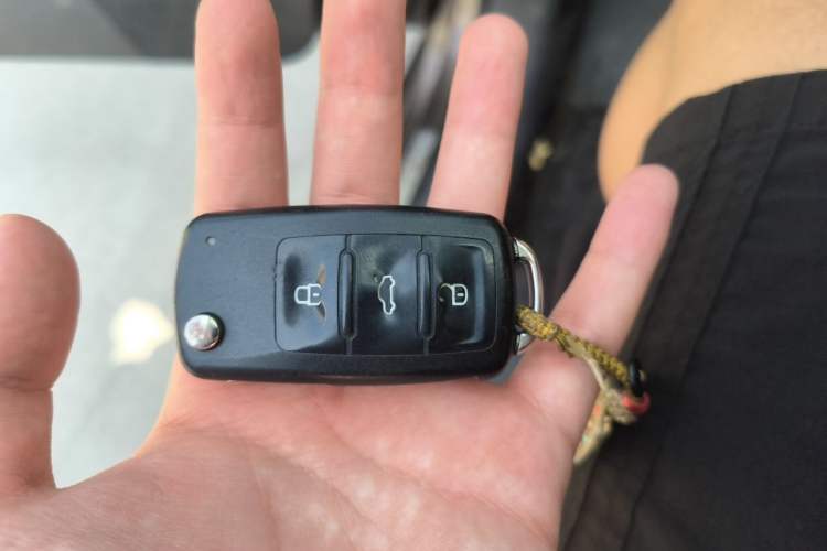 Used Volkswagen Touran 2013 1.4T Manual Comfort Edition 5-Seater Vehicle Key