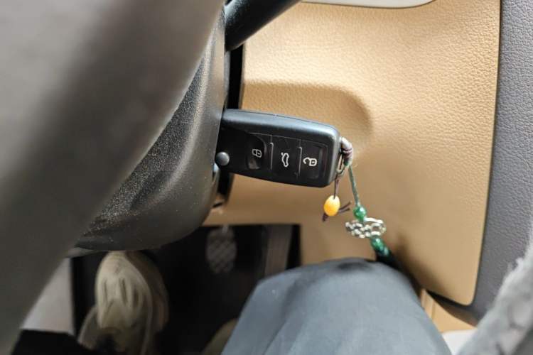 Used Volkswagen Touran 2013 1.4T Manual Comfort Edition 5-Seater Vehicle Key