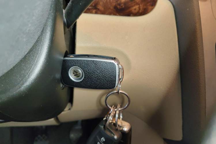 Used Volkswagen Touran 2013 1.4T Manual Comfort Edition 5-Seater Vehicle Key
