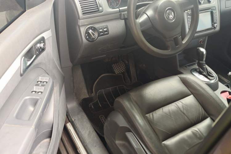 Used Volkswagen Touran 2013 1.4T DSG Comfort Edition 5-Seater Driver Seat