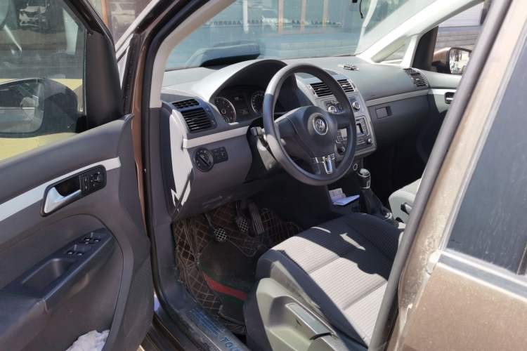Used Volkswagen Touran 2013 1.4T Manual Fashion Edition 5 Seats Driver Seat