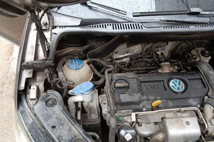 Used Volkswagen Touran 2013 1.4T Manual Comfort Edition 5-Seater Engine Bay Right