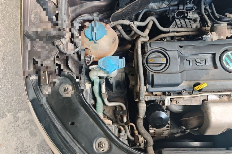 Used Volkswagen Touran 2013 1.4T DSG Comfort Edition 5-Seater Engine Bay Right