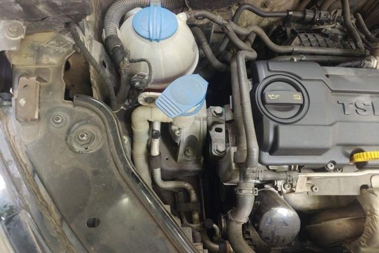 Used Volkswagen Touran 2013 1.4T DSG Comfort Edition 5-Seater Engine Bay Right