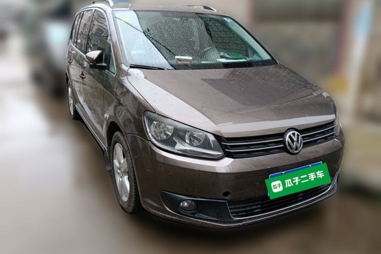 Used Volkswagen Touran 2013 1.4T Manual Comfort Edition 5-Seater Front Right 45 Deg
