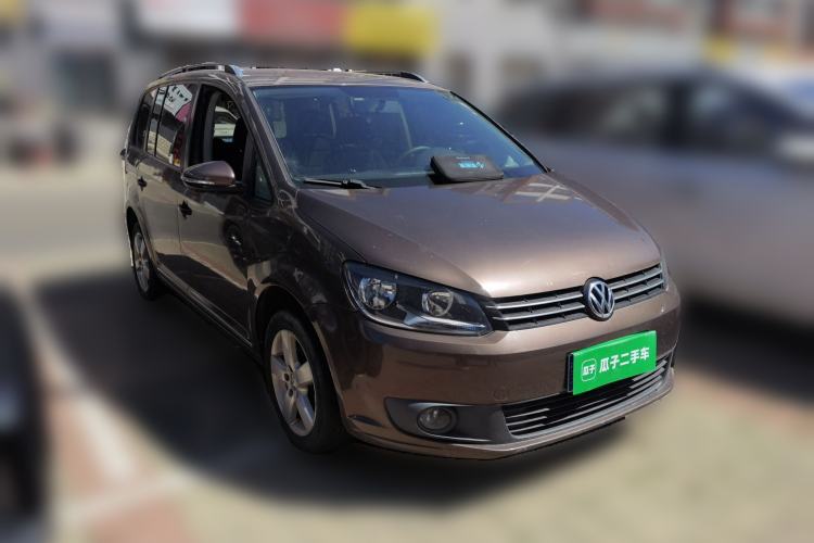 Used Volkswagen Touran 2013 1.4T Manual Fashion Edition 5 Seats Front Right 45 Deg