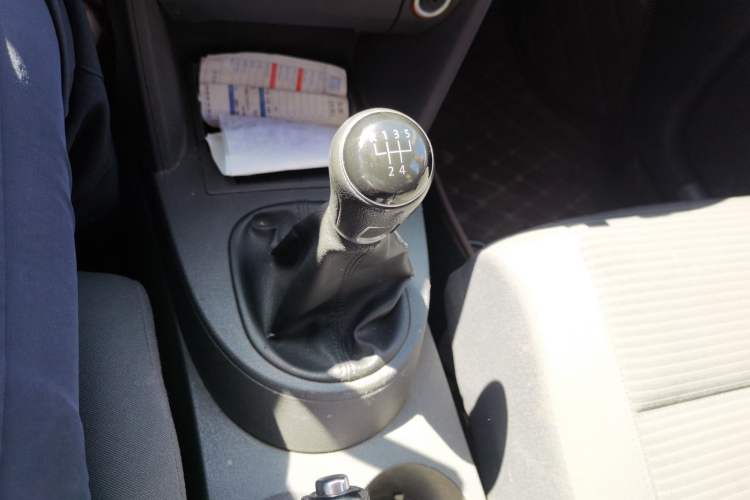 Used Volkswagen Touran 2013 1.4T Manual Fashion Edition 5 Seats Gear Lever