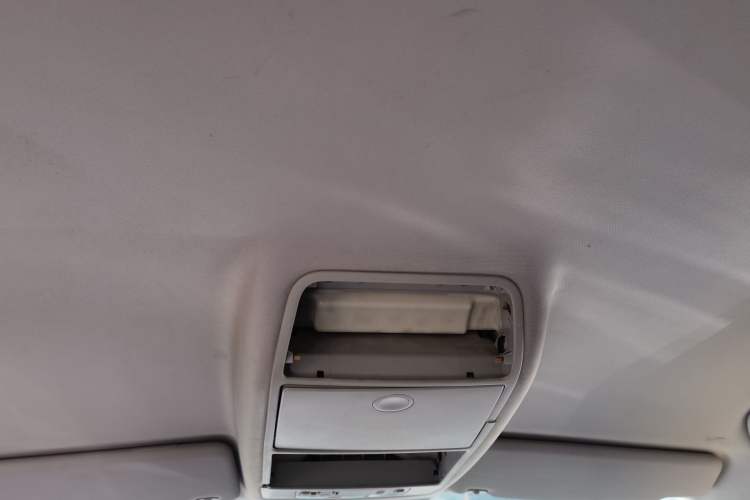 Used Volkswagen Touran 2013 1.4T Manual Fashion Edition 5 Seats Headliner