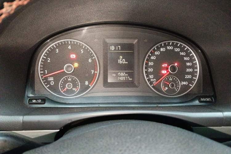 Used Volkswagen Touran 2013 1.4T Manual Comfort Edition 5-Seater Instrument Cluster