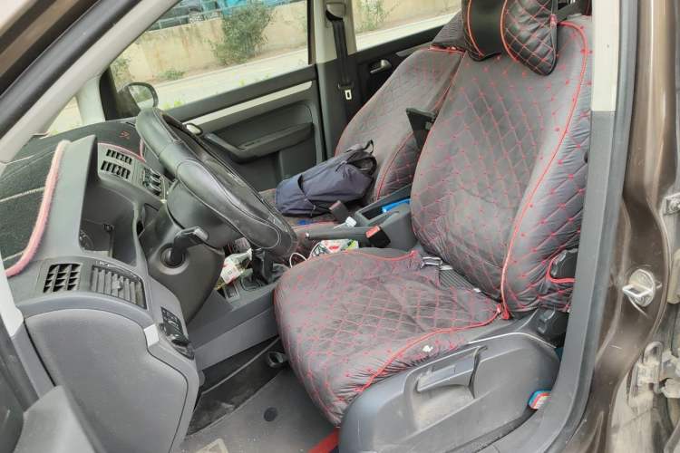 Used Volkswagen Touran 2013 1.4T Manual Fashion Edition 5 Seats Left Front Seat