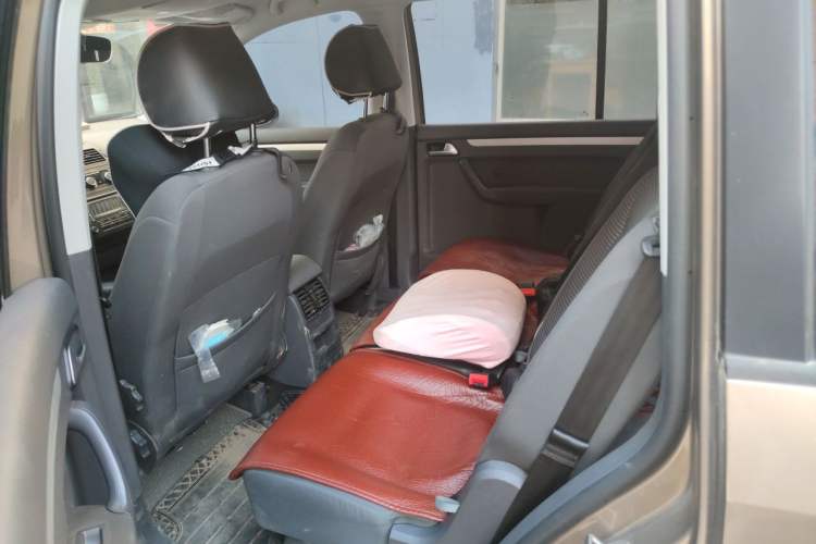 Used Volkswagen Touran 2013 1.4T Manual Fashion Edition 5 Seats Left Rear Seat