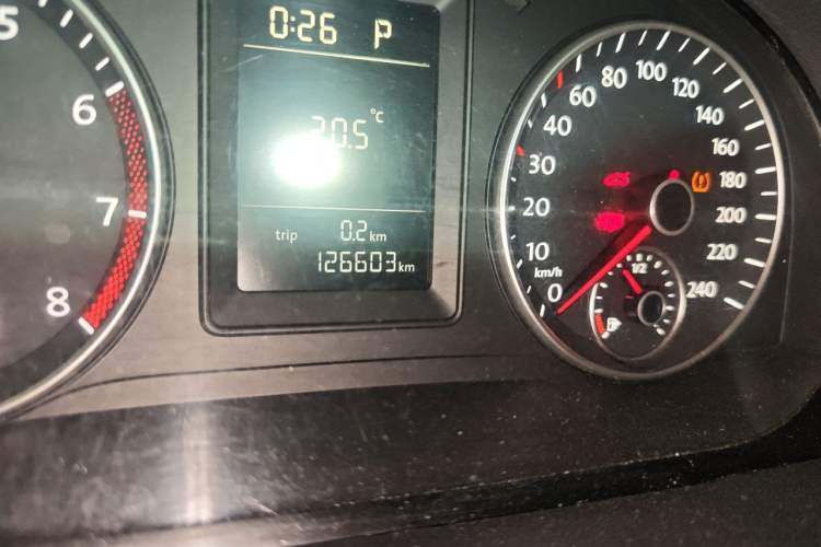 Used Volkswagen Touran 2013 1.4T DSG Comfort Edition 5-Seater Odometer Close Up