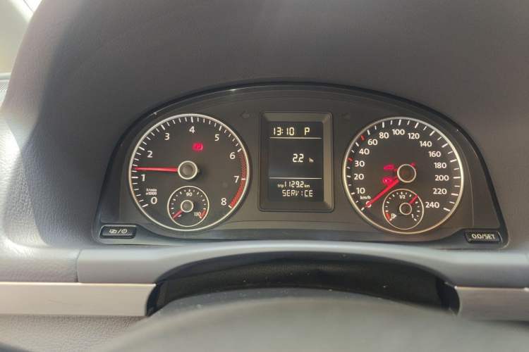 Used Volkswagen Touran 2013 1.4T DSG Comfort Edition 5-Seater Odometer Close Up