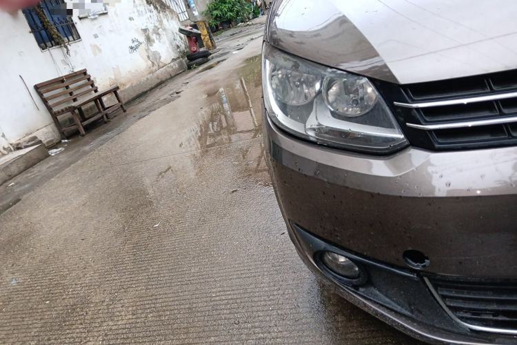 Used Volkswagen Touran 2013 1.4T Manual Comfort Edition 5-Seater Right Front Headlight