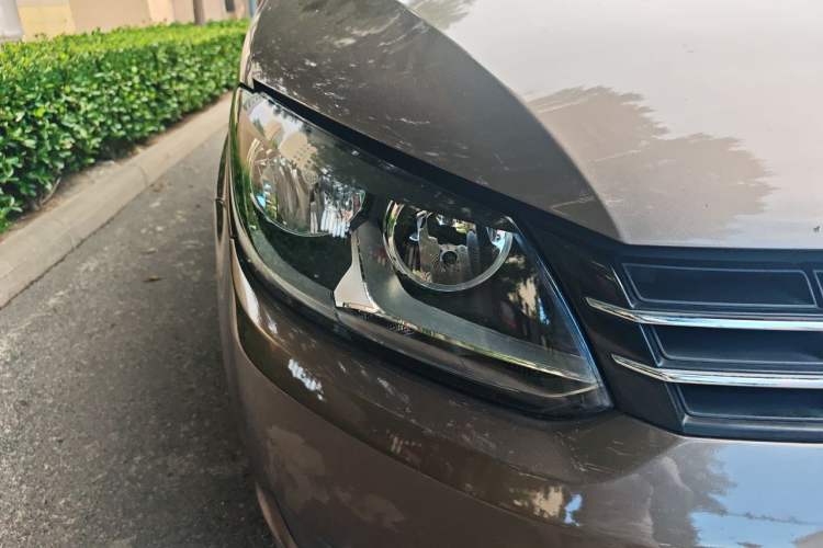 Used Volkswagen Touran 2013 1.4T DSG Comfort Edition 5-Seater Right Front Headlight
