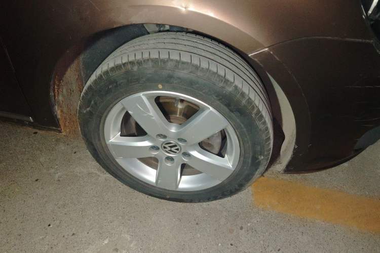 Used Volkswagen Touran 2013 1.4T DSG Comfort Edition 5-Seater Right Front Wheel Hub