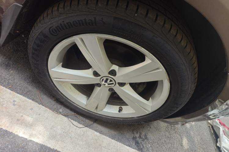 Used Volkswagen Touran 2013 1.4T DSG Comfort Edition 5-Seater Right Front Wheel Hub