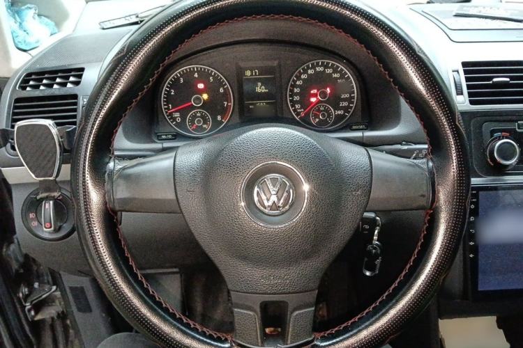 Used Volkswagen Touran 2013 1.4T Manual Comfort Edition 5-Seater Steering Wheel