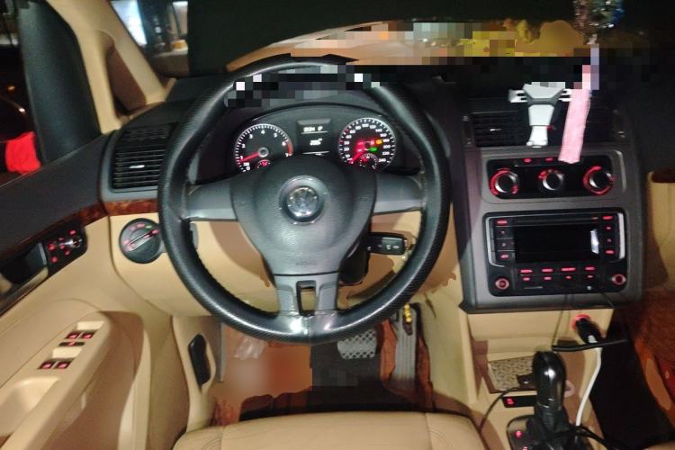 Used Volkswagen Touran 2013 1.4T DSG Comfort Edition 5-Seater Steering Wheel