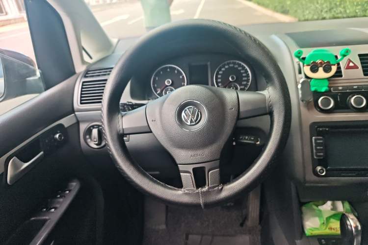Used Volkswagen Touran 2013 1.4T DSG Comfort Edition 5-Seater Steering Wheel