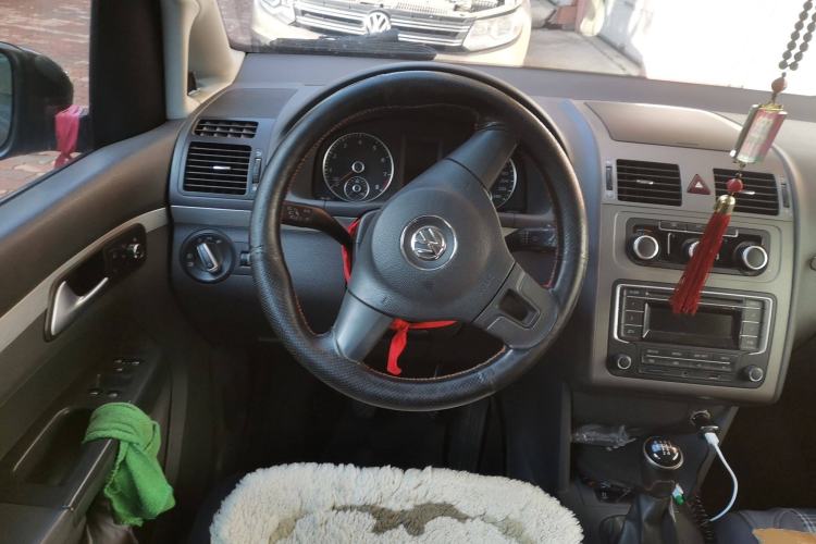 Used Volkswagen Touran 2013 1.4T Manual Comfort Edition 5-Seater Steering Wheel
