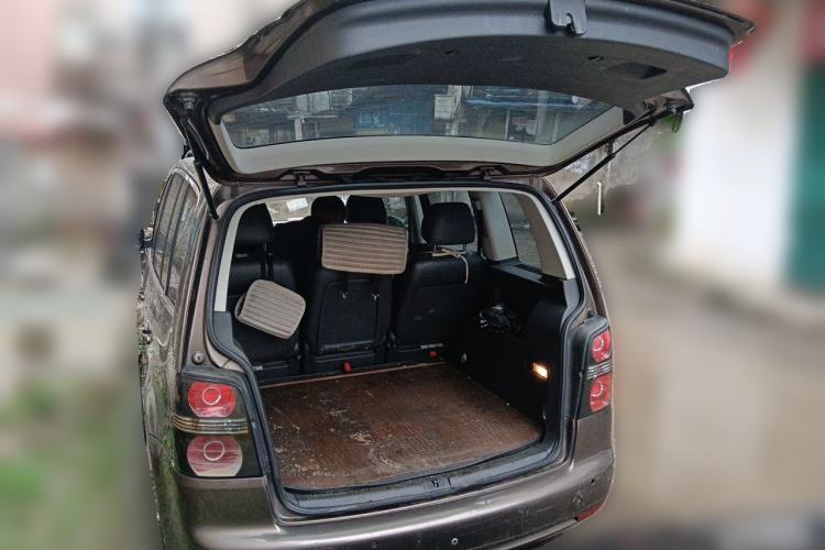 Used Volkswagen Touran 2013 1.4T Manual Comfort Edition 5-Seater Trunk