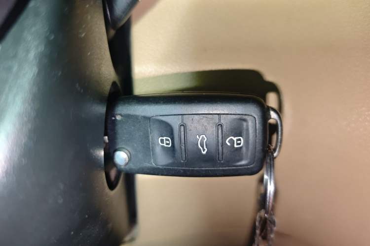 Used Volkswagen Touran 2013 1.4T DSG Comfort Edition 5-Seater Vehicle Key