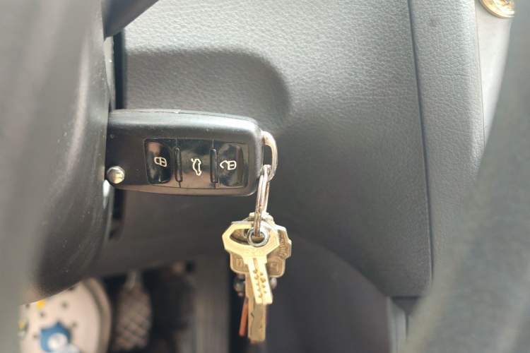 Used Volkswagen Touran 2013 1.4T DSG Comfort Edition 5-Seater Vehicle Key