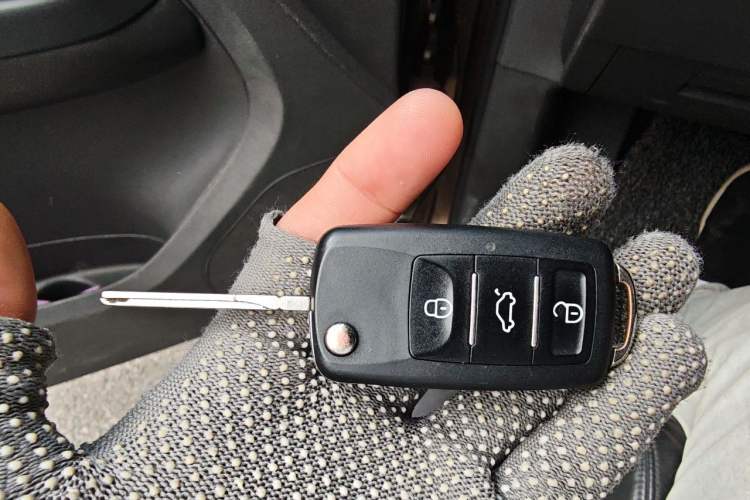 Used Volkswagen Touran 2013 1.4T DSG Comfort Edition 5-Seater Vehicle Key