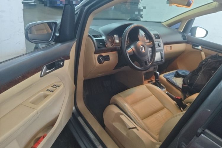 Used Volkswagen Touran 2013 1.4T DSG Comfort Edition 5-Seater Driver Seat
