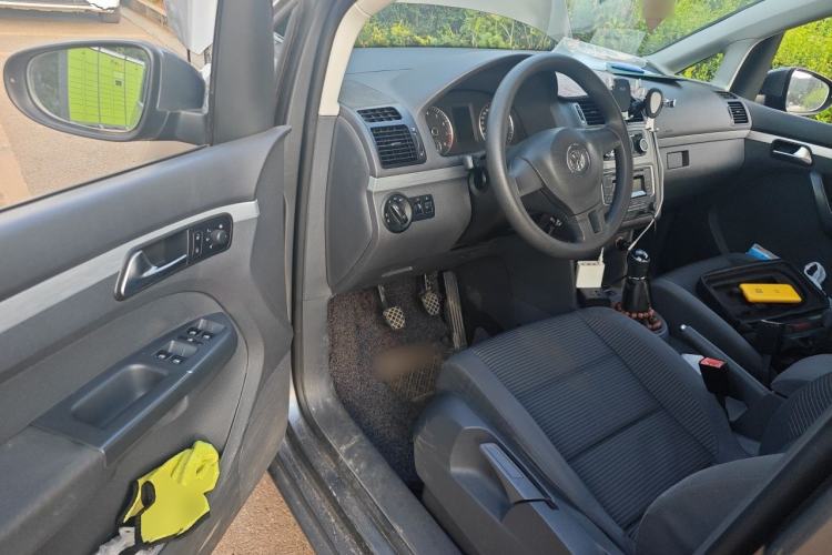 Used Volkswagen Touran 2013 1.4T Manual Fashion Edition 5 Seats Driver Seat
