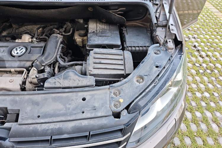 Used Volkswagen Touran 2013 1.4T DSG Crystal Edition 5-Seater Engine Bay Left