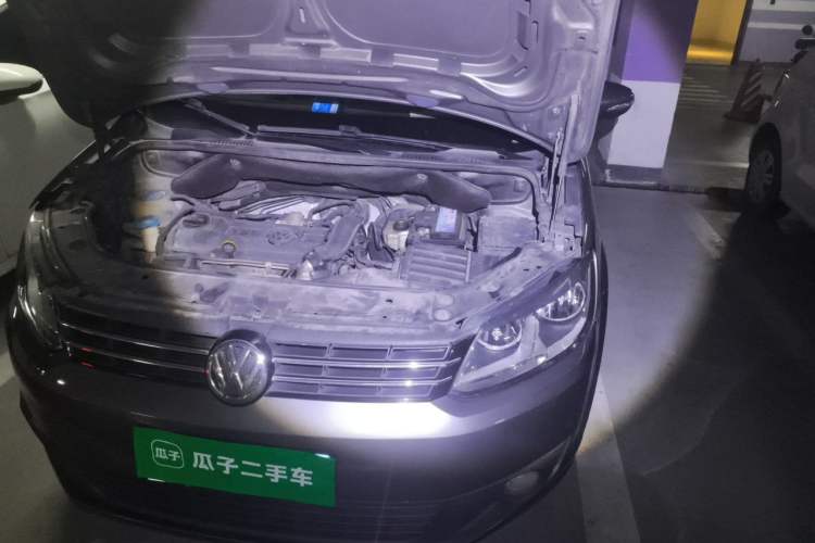 Used Volkswagen Touran 2013 1.4T Manual Fashion Edition 5 Seats Engine Bay Left