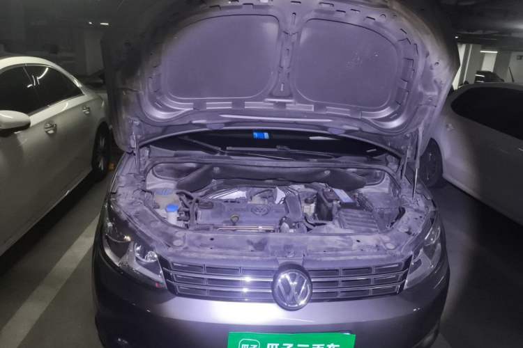 Used Volkswagen Touran 2013 1.4T Manual Fashion Edition 5 Seats Engine Bay