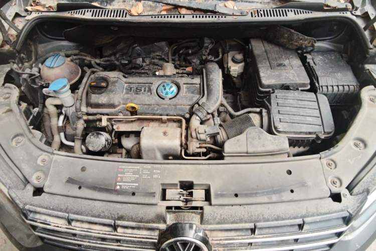 Used Volkswagen Touran 2013 1.4T DSG Smart Edition 5-seater Engine Bay