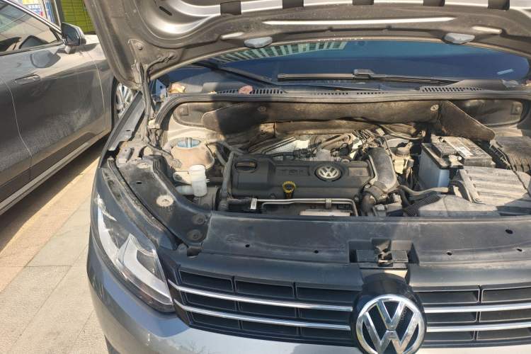 Used Volkswagen Touran 2013 1.4T DSG Comfort Edition 5-Seater Engine Bay Right