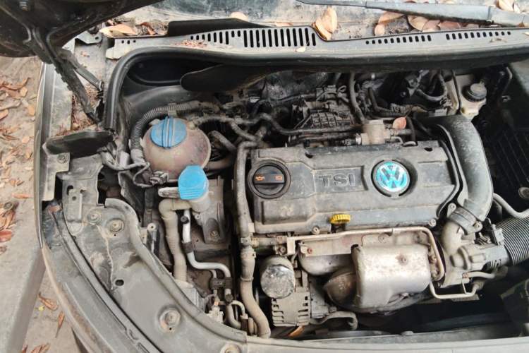 Used Volkswagen Touran 2013 1.4T DSG Smart Edition 5-seater Engine Bay Right