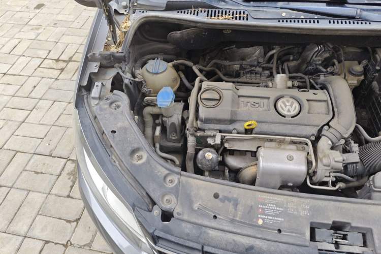 Used Volkswagen Touran 2013 1.4T DSG Comfort Edition 5-Seater Engine Bay Right