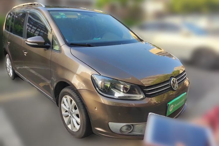 Used Volkswagen Touran 2013 1.4T DSG Smart Edition 5-seater Front Right 45 Deg